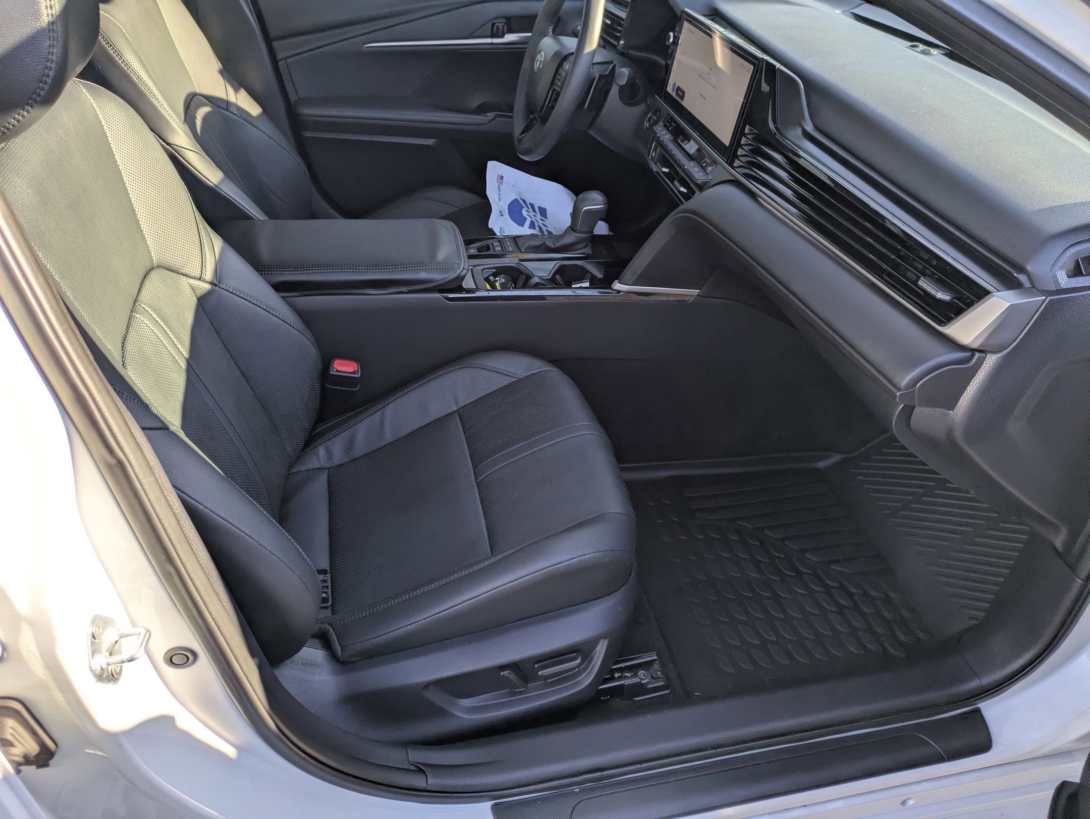 Used 2025 Toyota Camry image 34