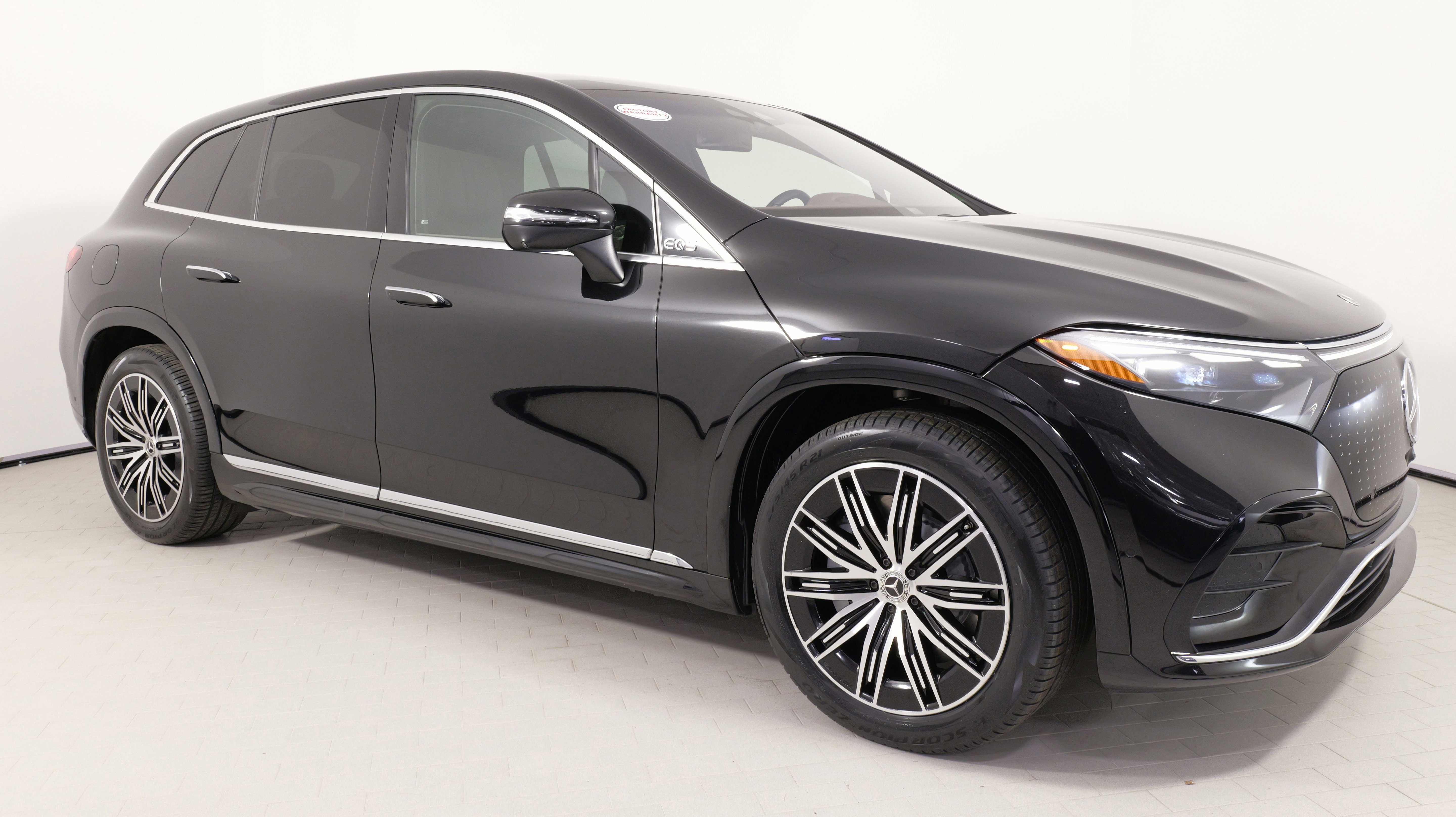 Used 2023 Mercedes-Benz EQS 580 4MATIC SUV image 8