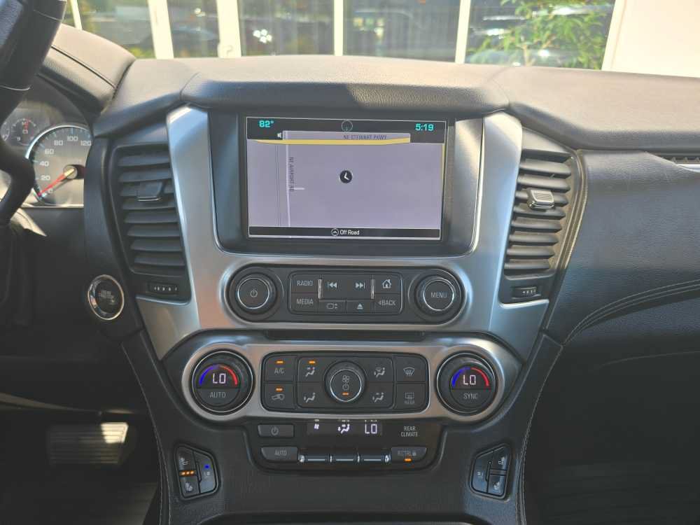 Used 2017 Chevrolet Suburban Premier AWD/4WD image 12