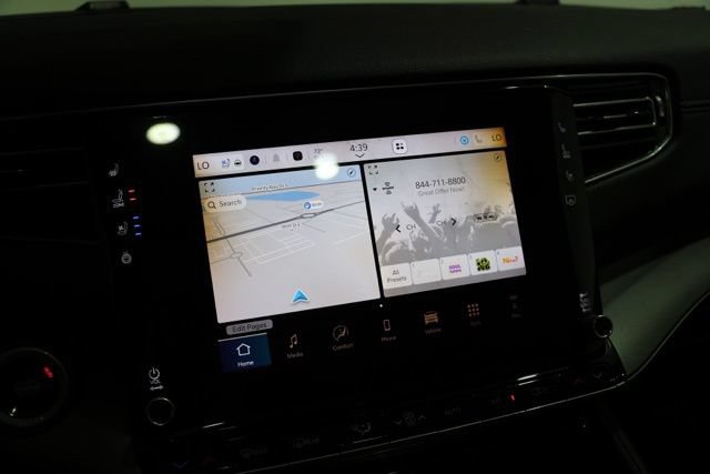 Used 2025 Jeep Wagoneer 4WD w/ Premium Group I image 25