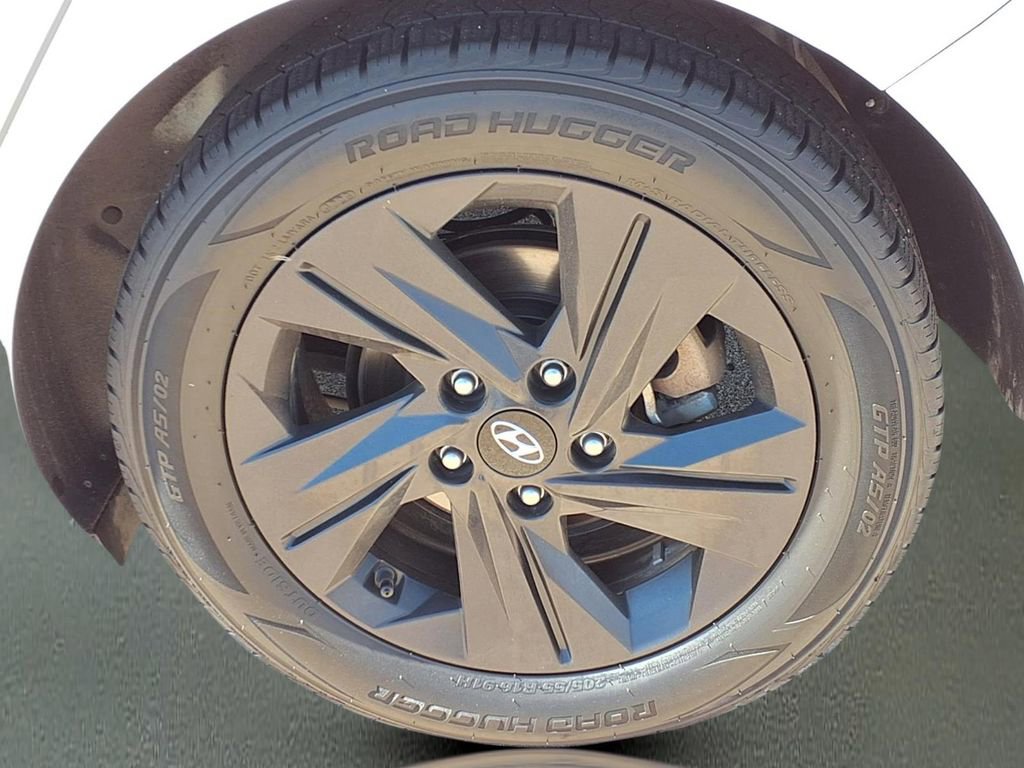 Used 2023 Hyundai Elantra SEL image 30