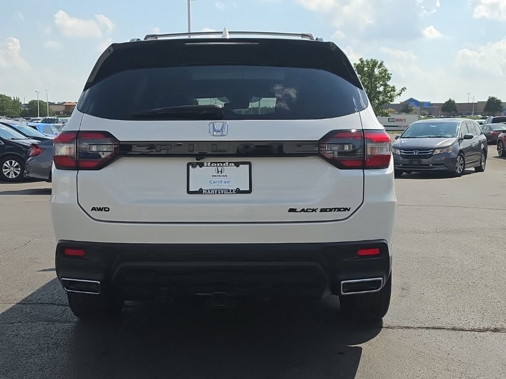Certified 2025 Honda Pilot Black Edition image 6