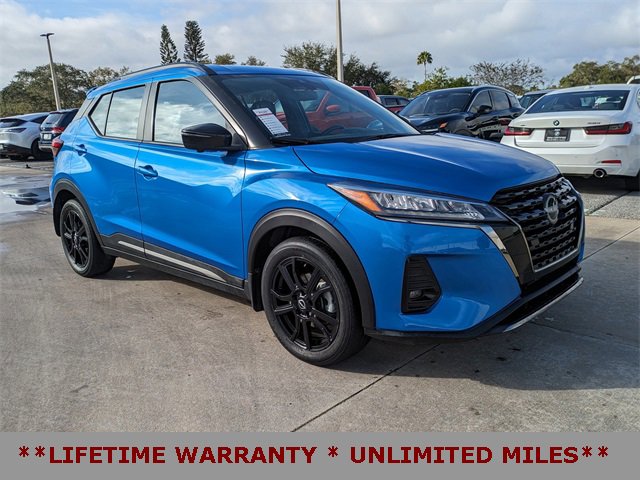 Used 2023 Nissan Kicks SR w/ SR Premium Package image 2