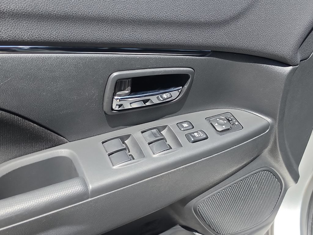 Used 2023 Mitsubishi Outlander Sport ES AWD/4WD image 16