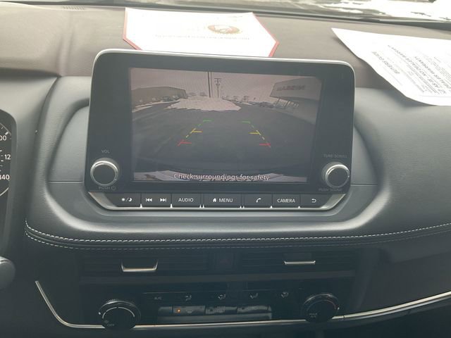 Used 2023 Nissan Rogue S image 14