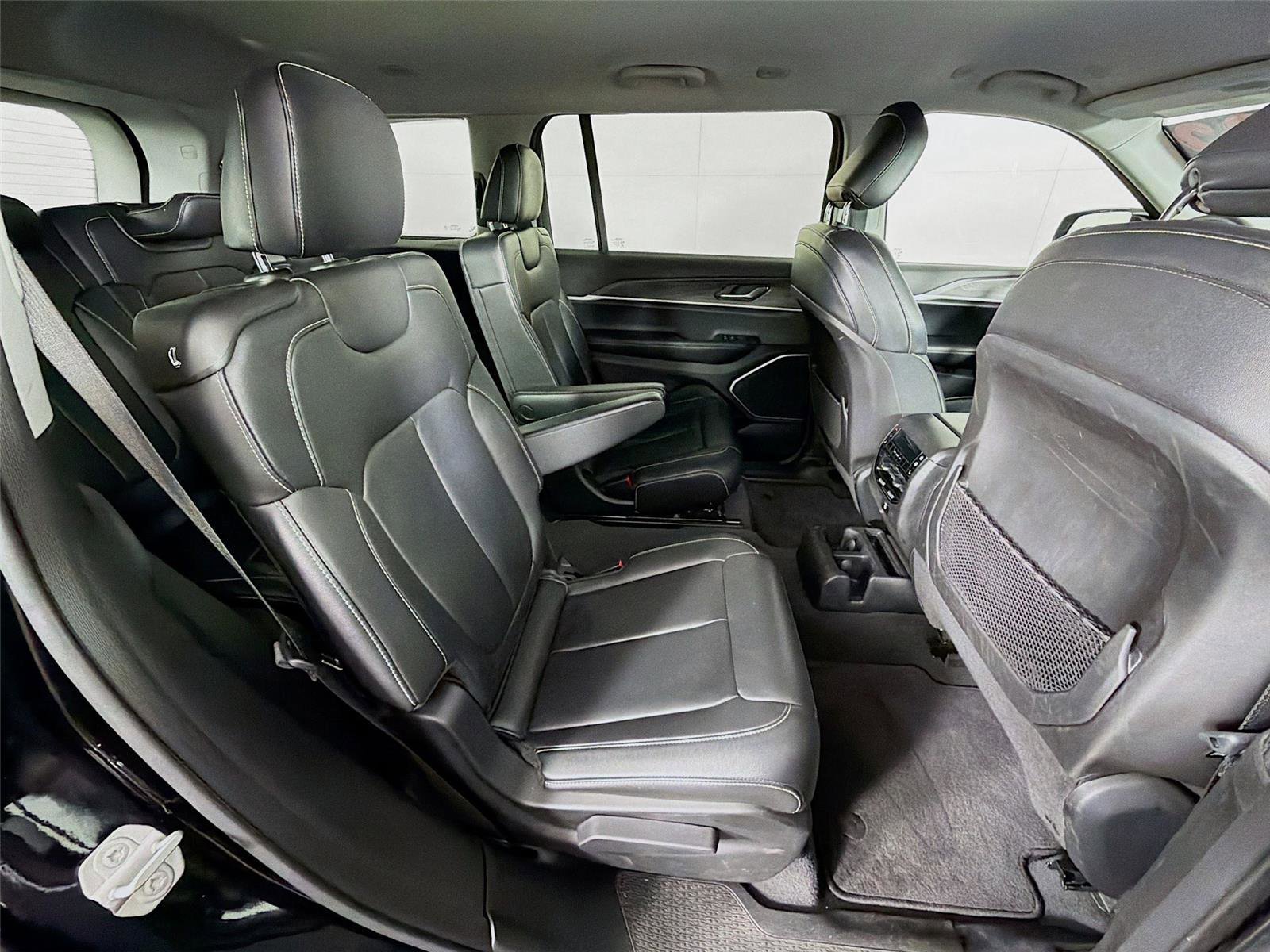 Used 2022 Jeep Grand Cherokee L Limited image 27