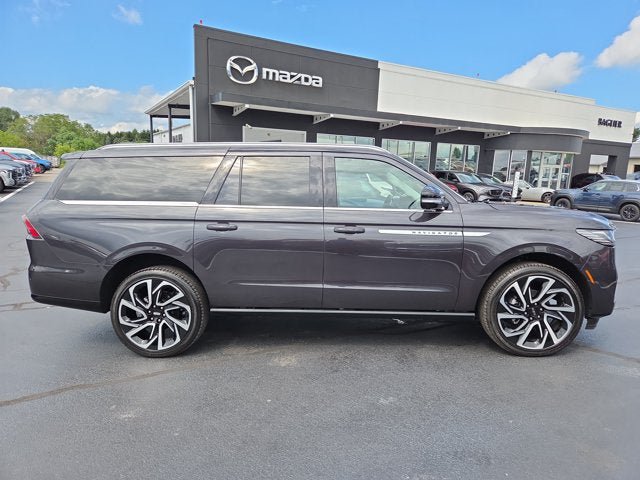 Used 2026 Lincoln Navigator L Reserve AWD/4WD image 6