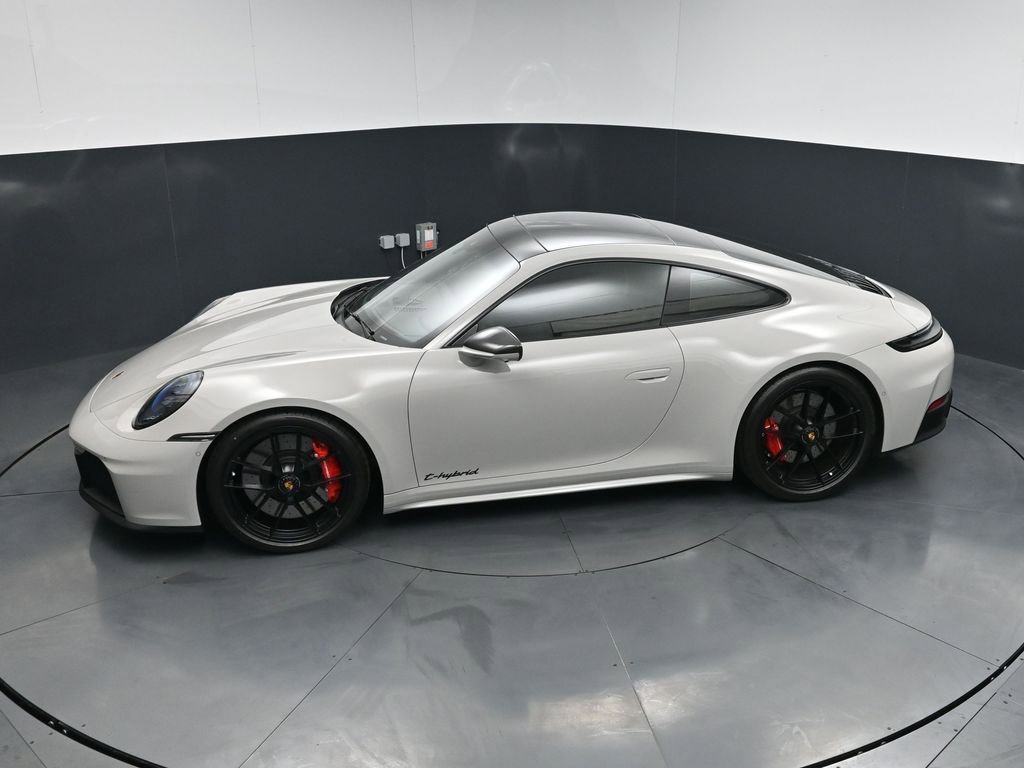 Certified 2026 Porsche 911 Carrera GTS RWD image 15