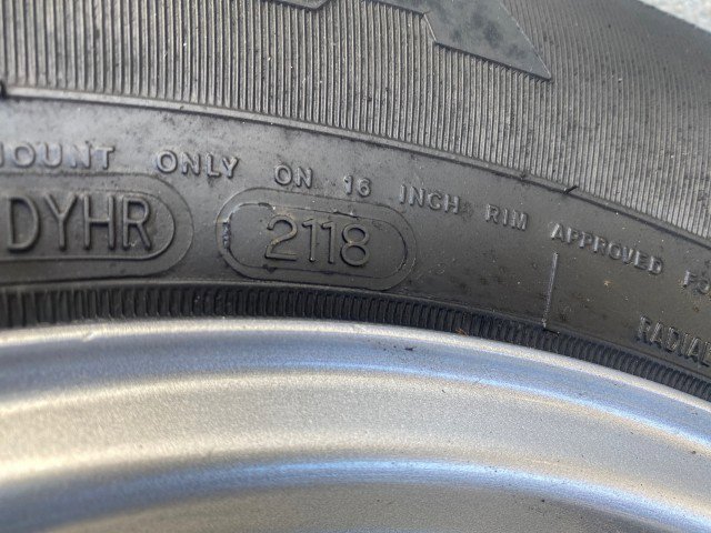 Used 2003 Chevrolet Suburban LS image 87