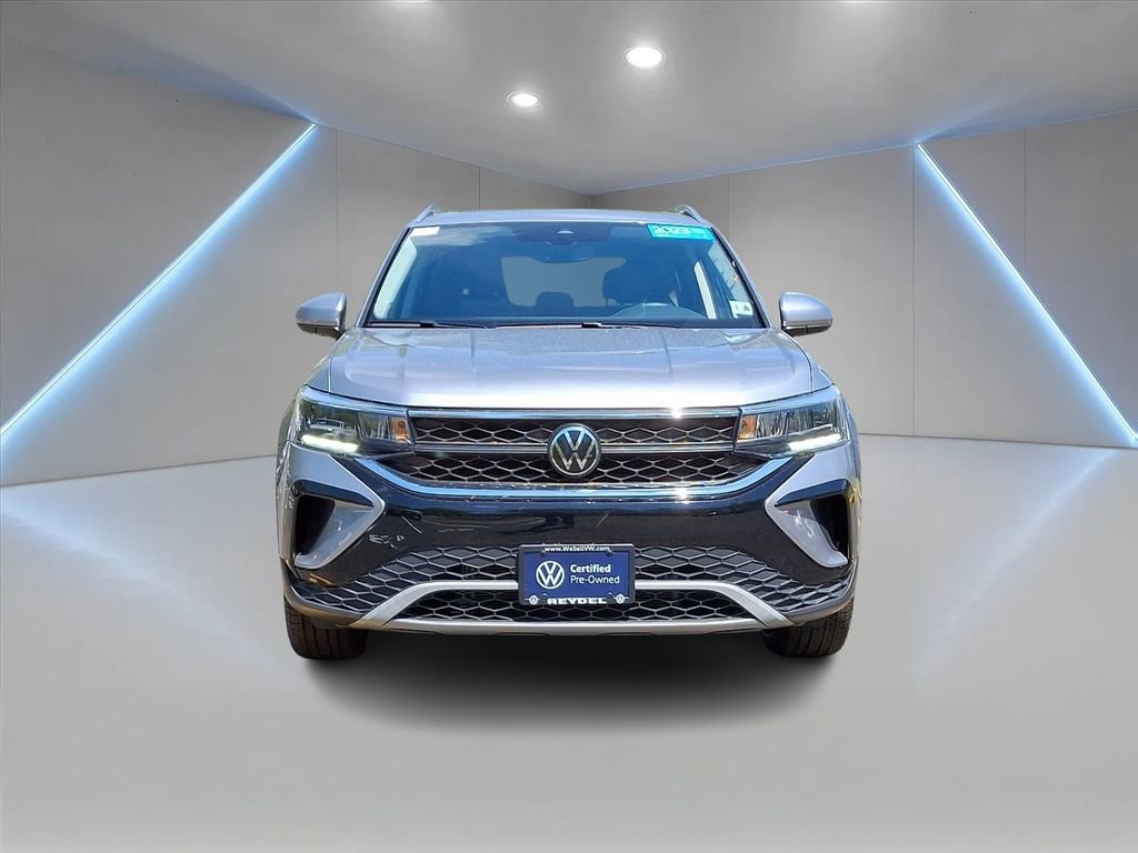 Certified 2023 Volkswagen Taos SE w/ Panoramic Sunroof Package AWD/4WD image 2