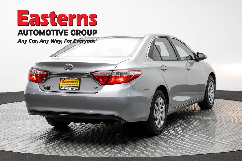 Used 2015 Toyota Camry LE FWD image 5