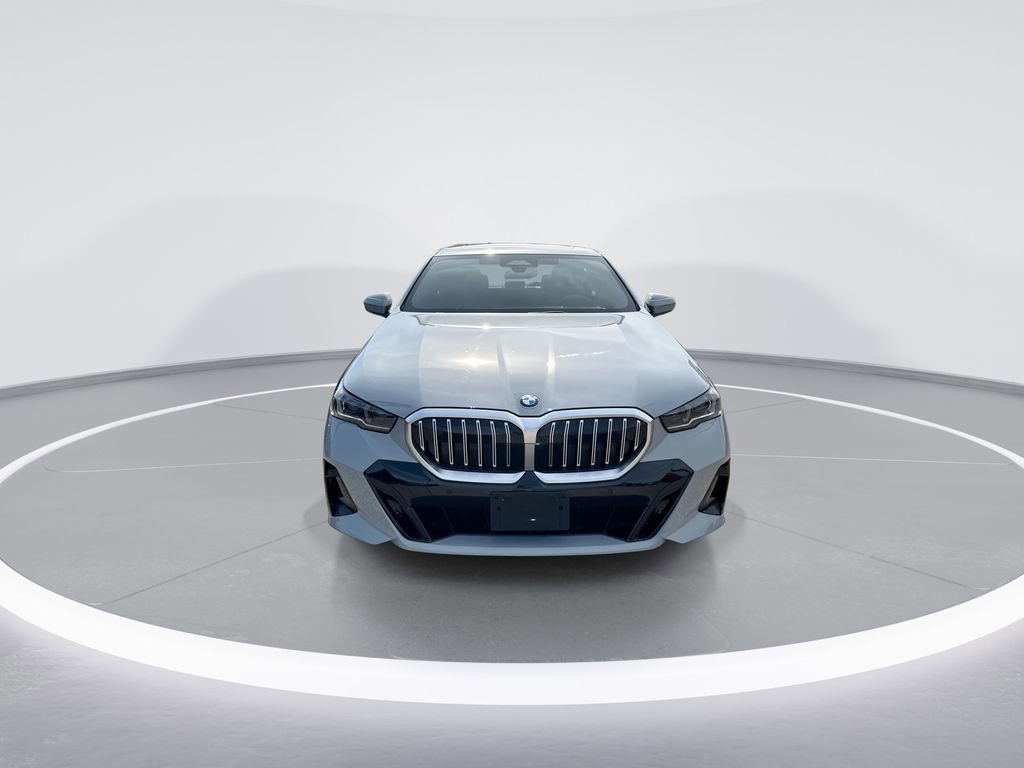 Used 2024 BMW 540i xDrive w/ Premium Package image 3