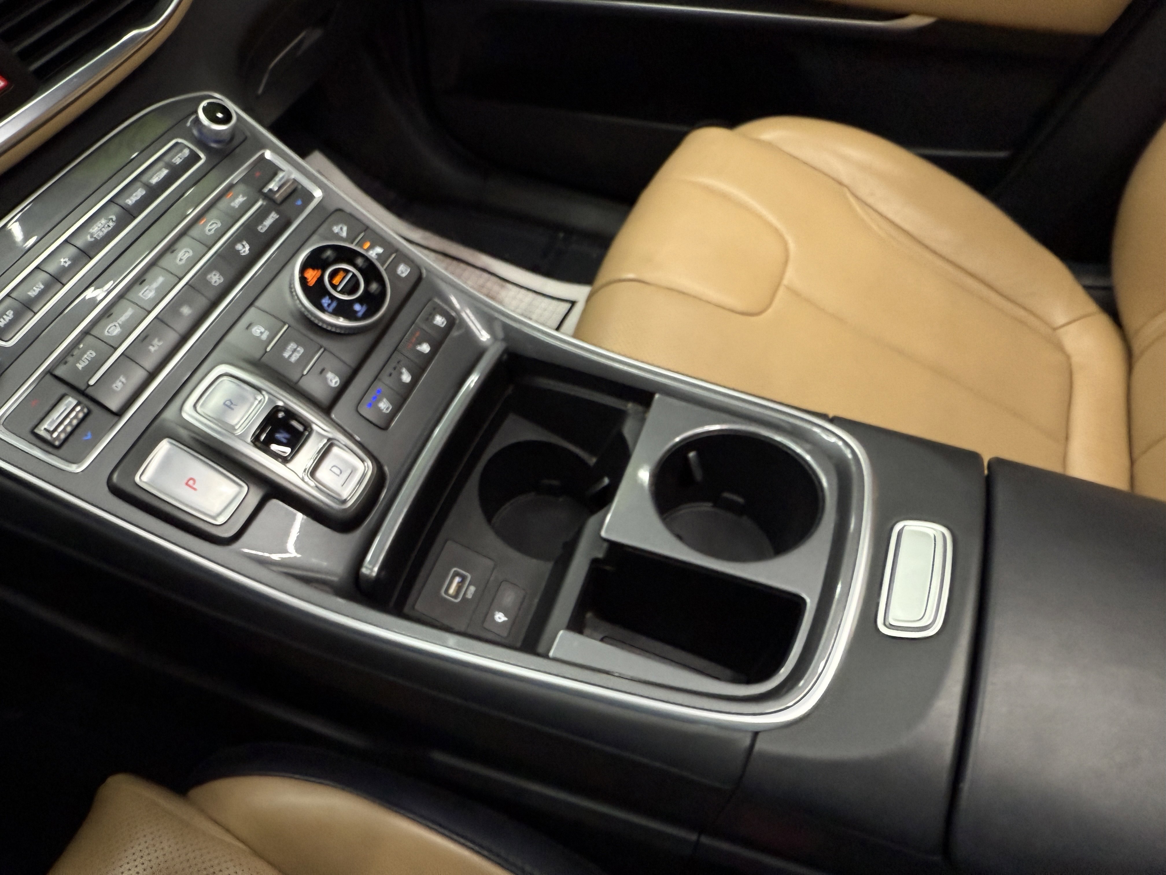 Used 2021 Hyundai Santa Fe Calligraphy image 21