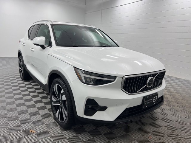 Used 2023 Volvo XC40 B5 Plus w/ Driver Assist Package