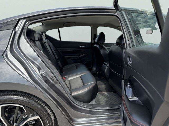 Used 2023 Nissan Altima 2.5 SR FWD image 40