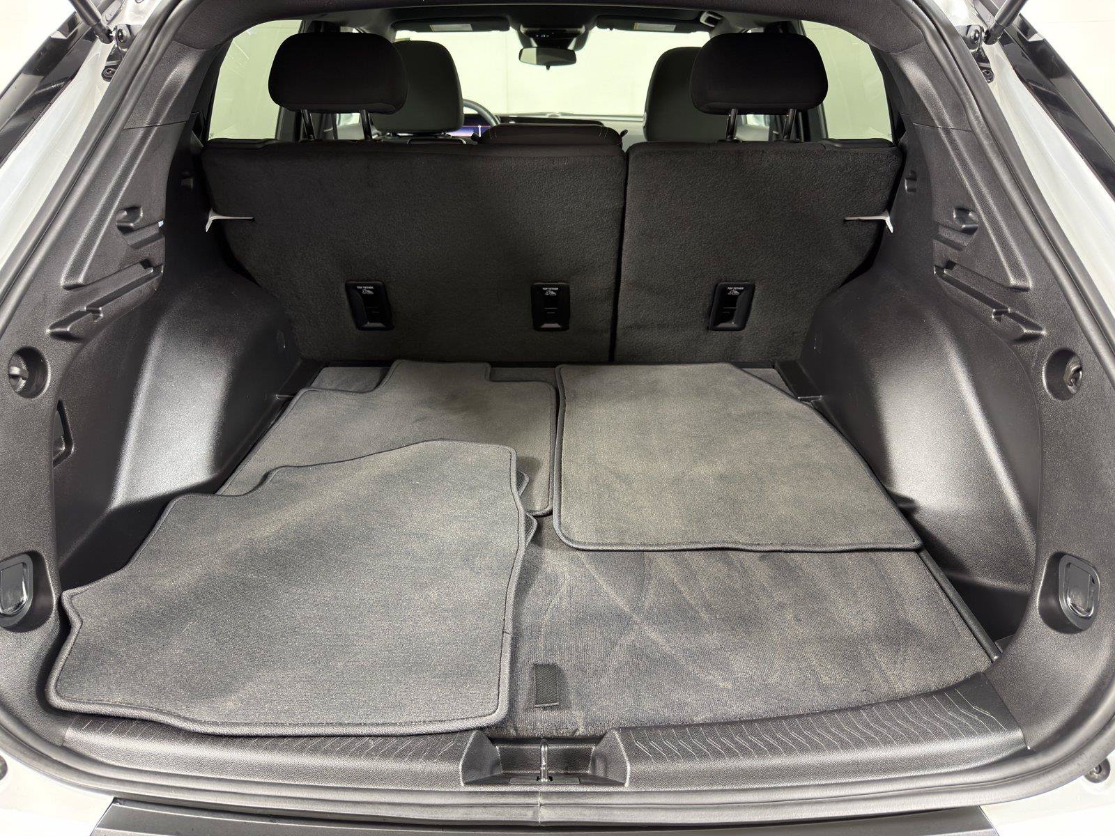 Certified 2025 Chevrolet Equinox EV LT FWD image 16
