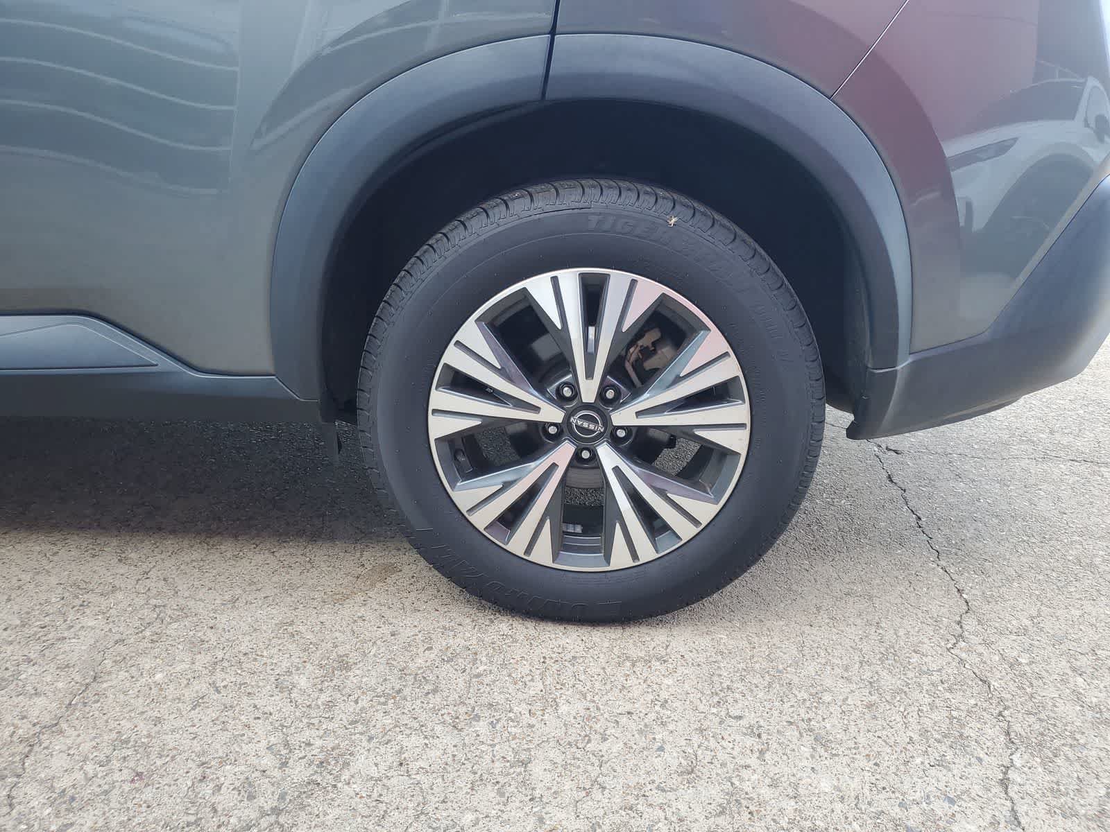 Used 2023 Nissan Rogue SV AWD/4WD image 12