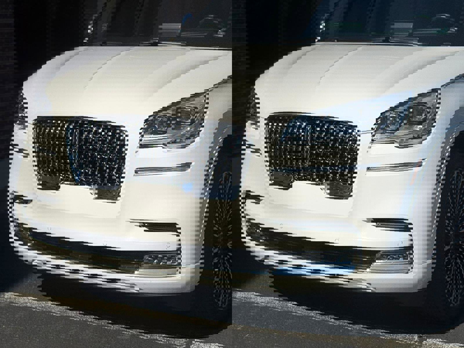 Used 2022 Lincoln Aviator Black Label w/ Dynamic Handling Package AWD/4WD image 6