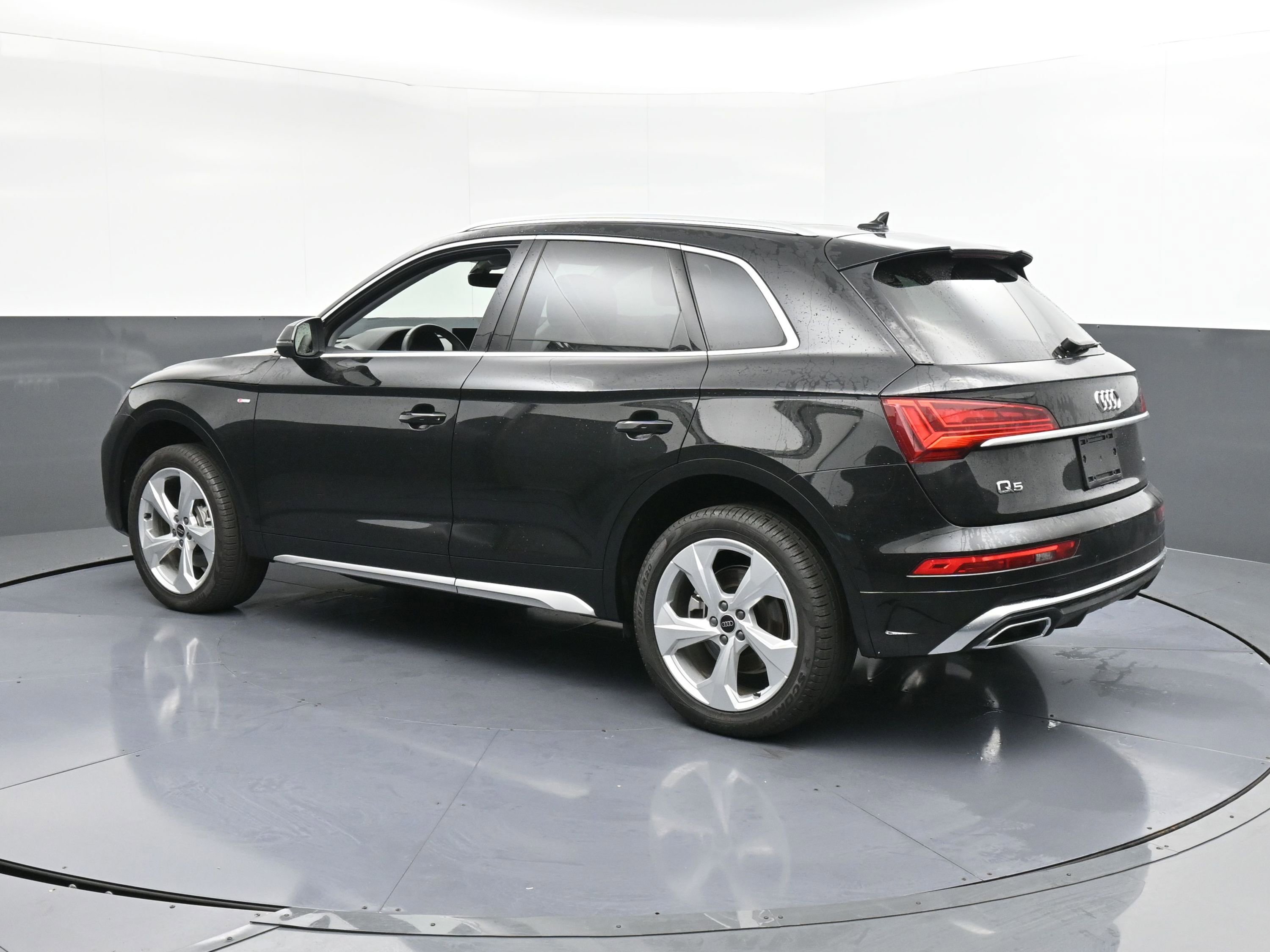 Used 2024 Audi Q5 2.0T Premium Plus w/ Premium Plus Package image 6
