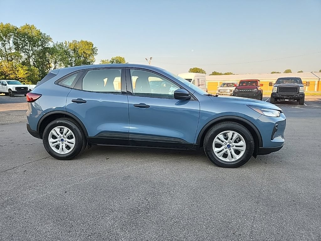 Used 2023 Ford Escape FWD image 4