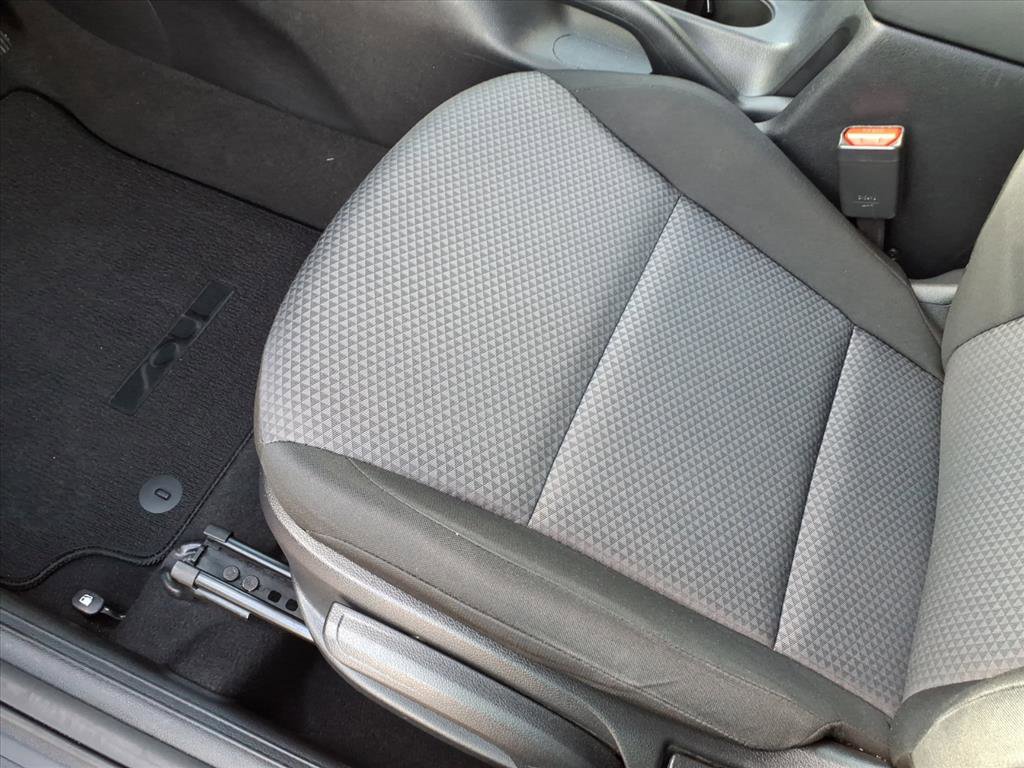 Used 2025 Kia Soul LX w/ LX Technology Package FWD image 19