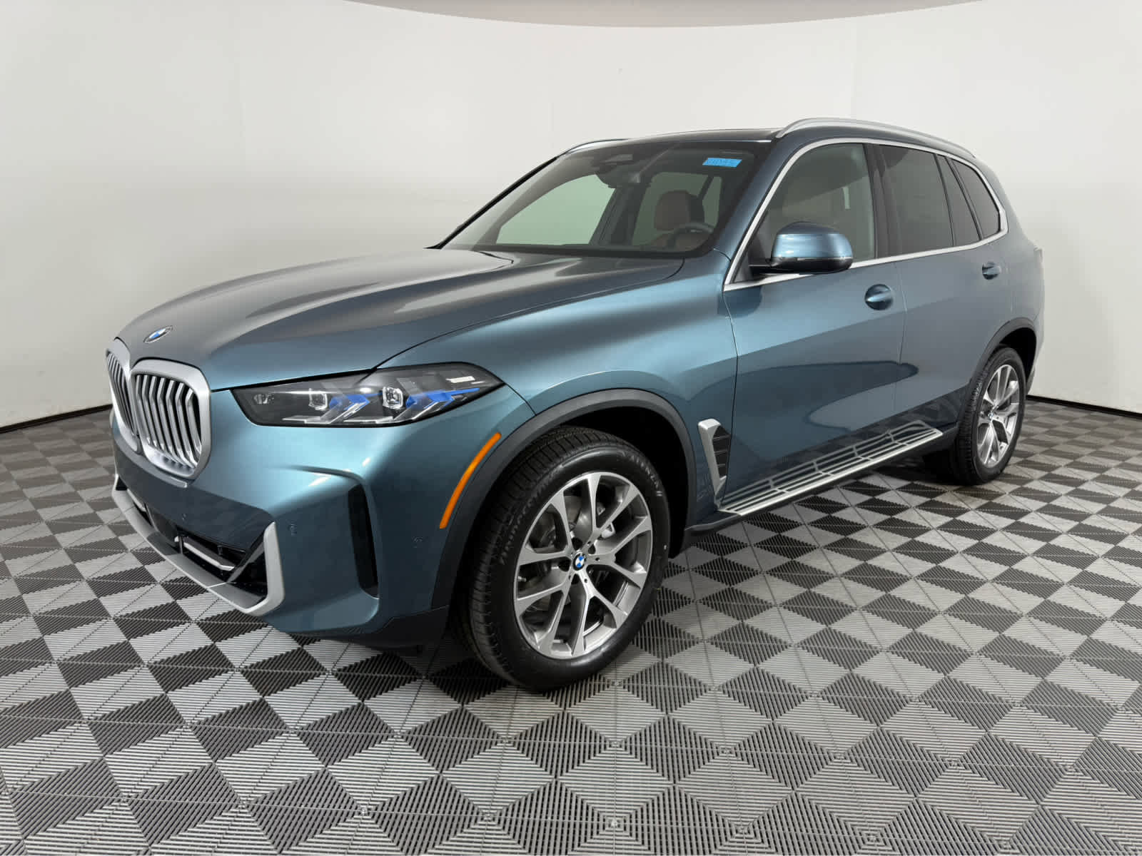 New 2026 BMW X5 xDrive40i w/ Climate Comfort Package image 8