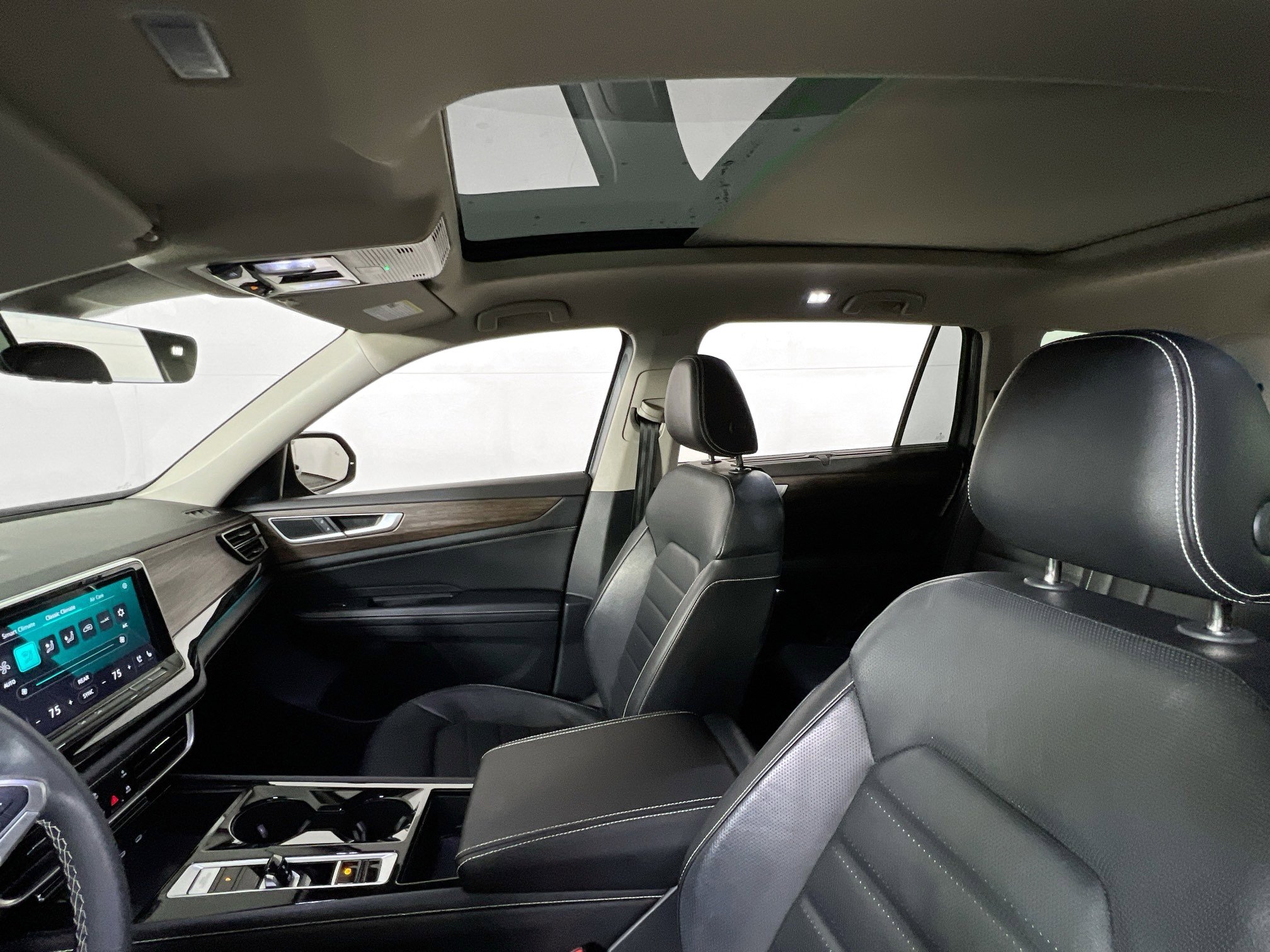 Used 2024 Volkswagen Atlas SEL image 22