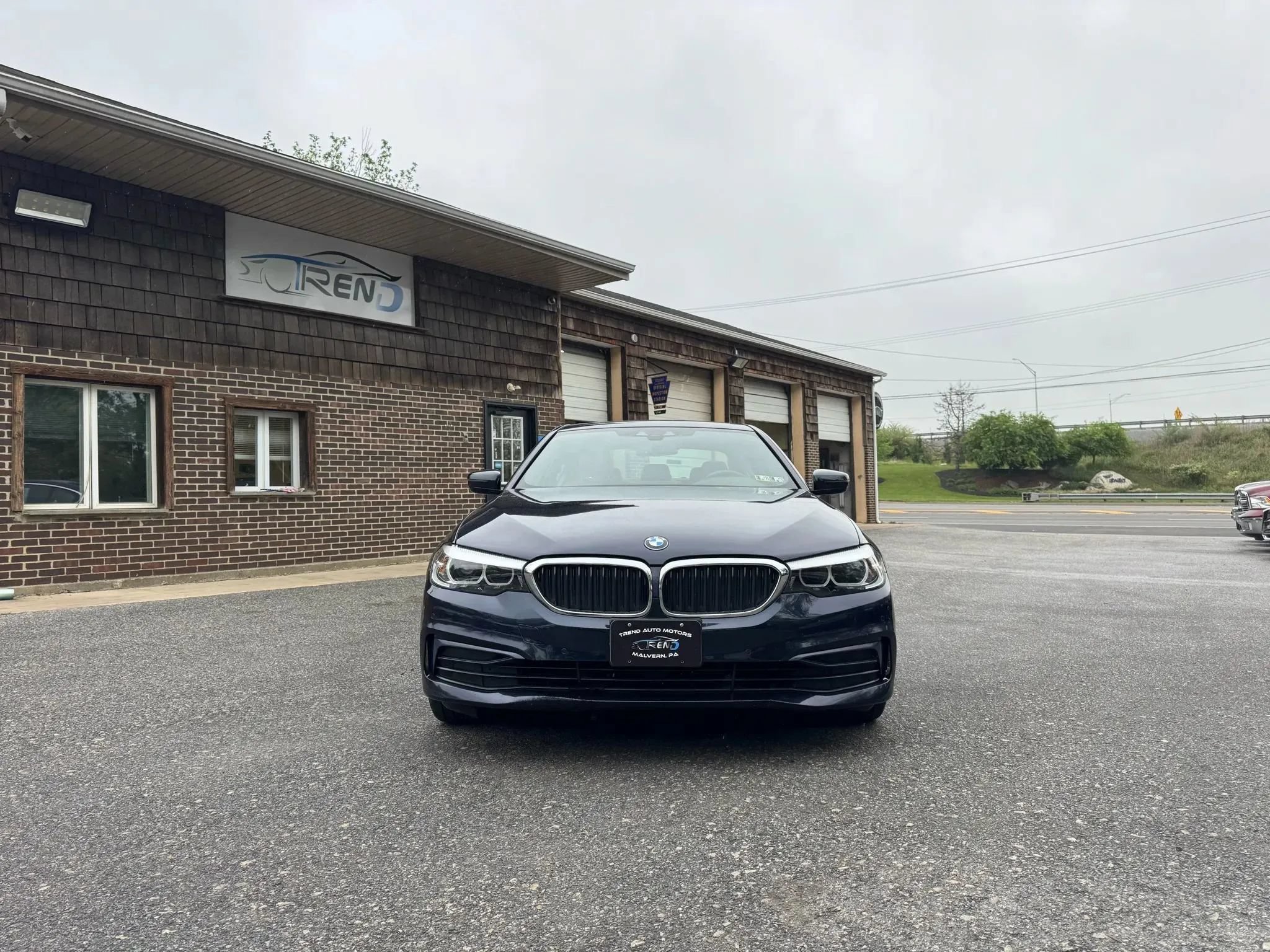 Used 2019 BMW 530i xDrive w/ Convenience Package AWD/4WD image 2
