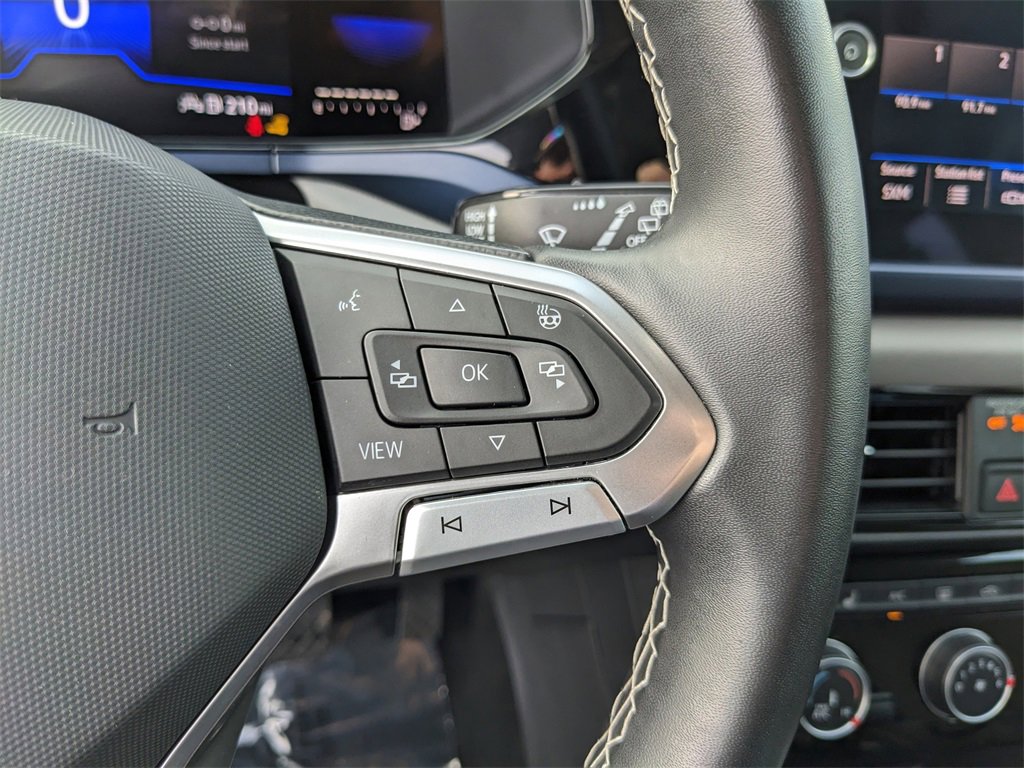 Certified 2023 Volkswagen Taos SE w/ Panoramic Sunroof Package image 33