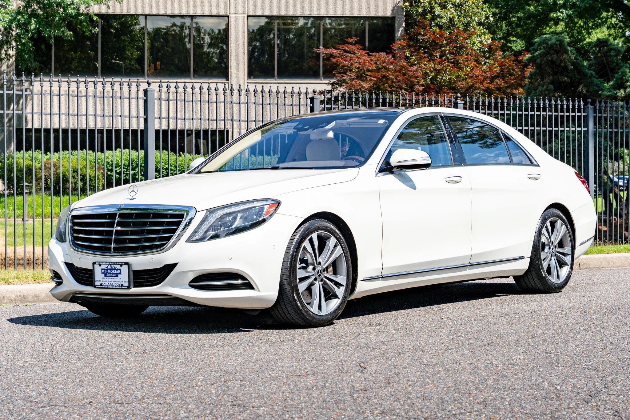 Used 2017 Mercedes-Benz S 550 4MATIC Sedan image 1