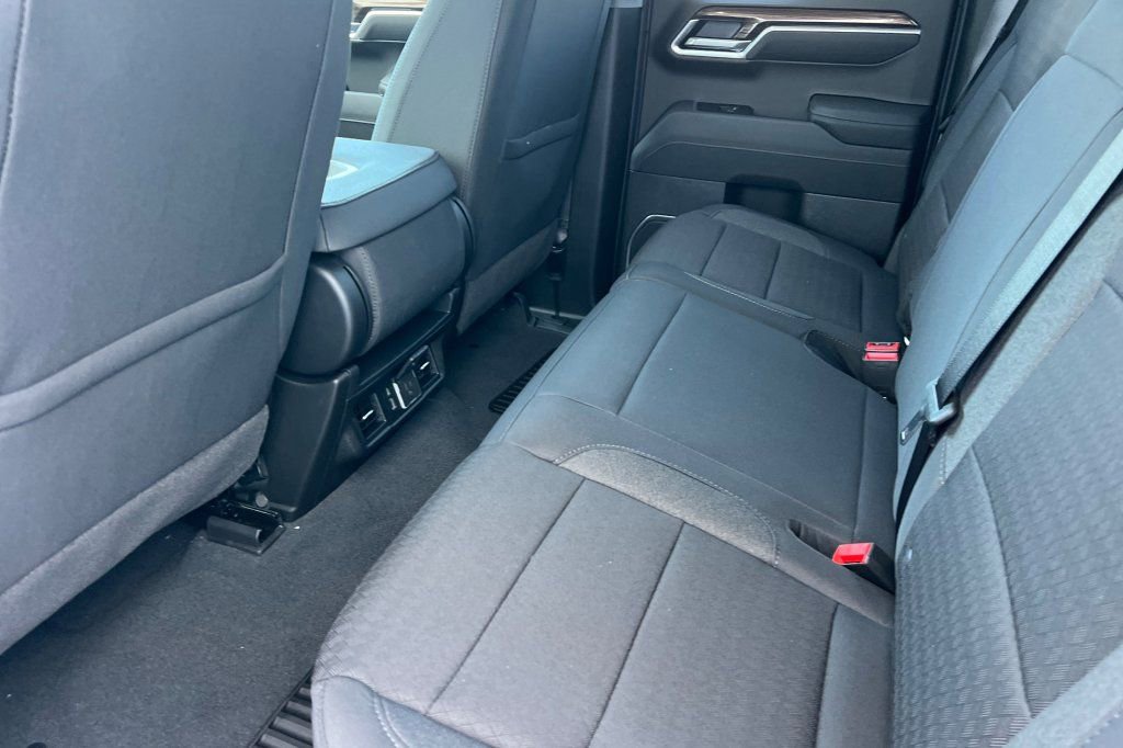 New 2026 Chevrolet Silverado 1500 LT AWD/4WD image 9