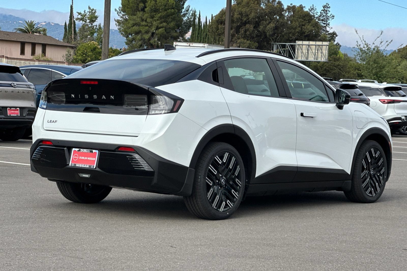 New 2026 Nissan Leaf Platinum+ w/ Cargo Package (Platinum+) FWD image 4