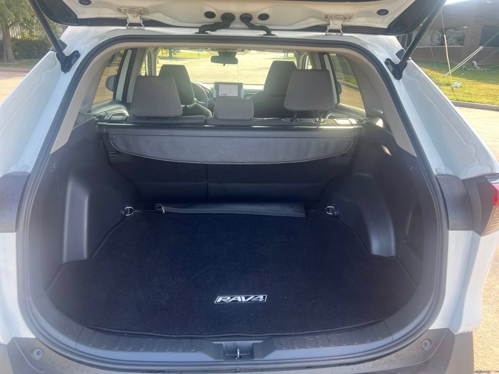 Used 2023 Toyota RAV4 XLE AWD/4WD image 12
