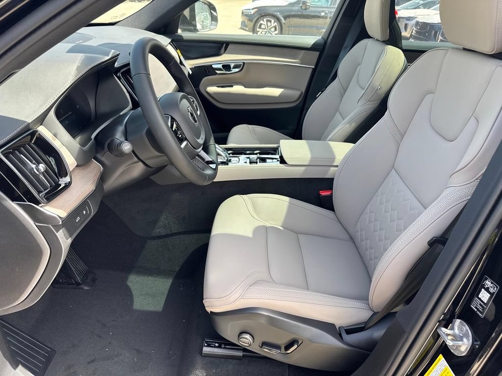 New 2026 Volvo XC90 T8 Plus w/ Protection Package Premier AWD/4WD image 8