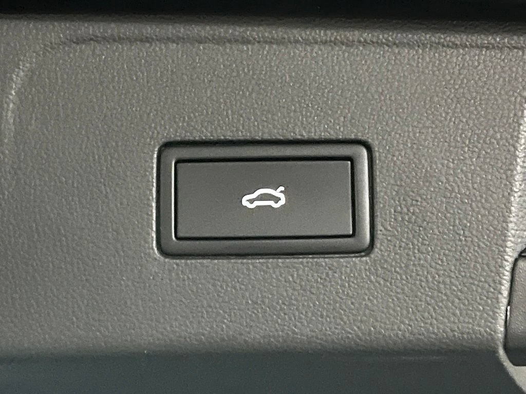 Used 2024 Volkswagen Atlas SE AWD/4WD image 41