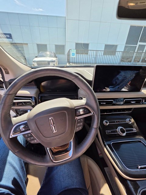 Used 2022 Lincoln Nautilus Reserve FWD image 12