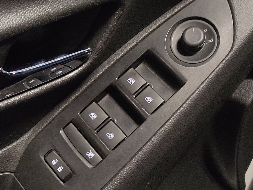 Used 2018 Chevrolet Trax LS FWD image 27