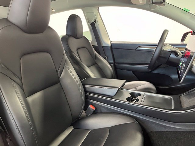 Used 2024 Tesla Model Y Long Range RWD image 10