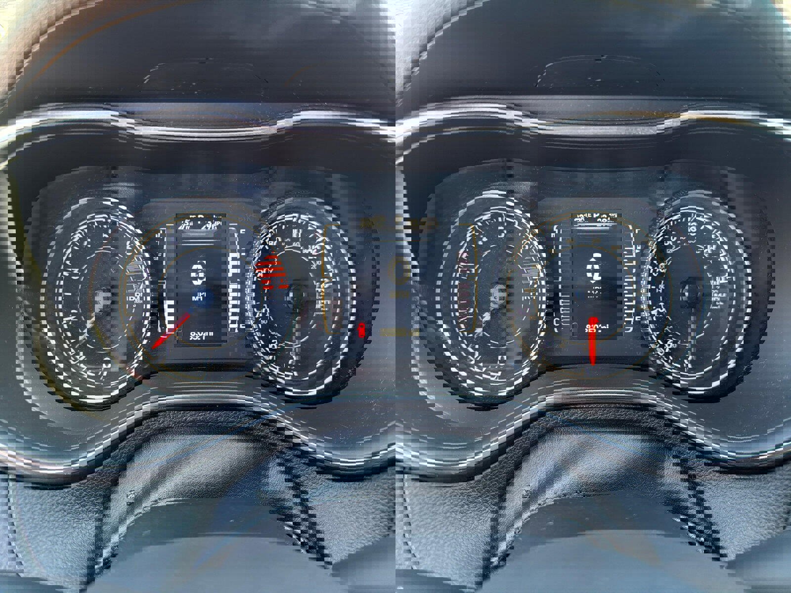 Used 2020 Jeep Cherokee Latitude Plus image 14