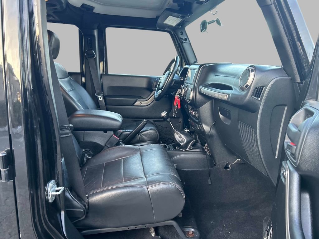 Used 2012 Jeep Wrangler Unlimited Sport image 17