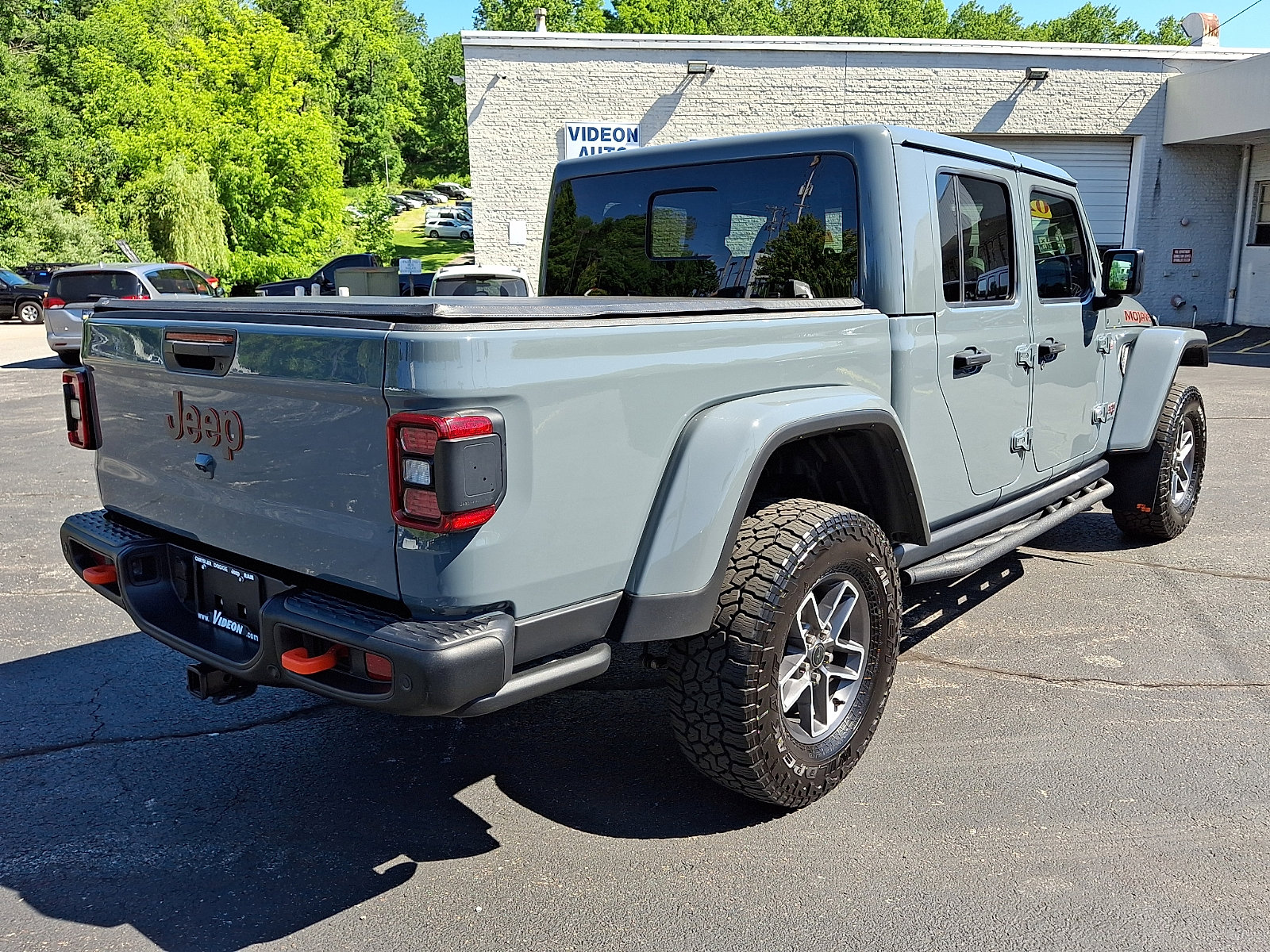 Used 2024 Jeep Gladiator Mojave AWD/4WD image 6