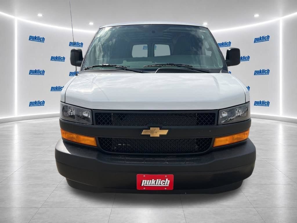 New 2026 Chevrolet Express 3500 Extended w/ Driver Convenience Package RWD video 2