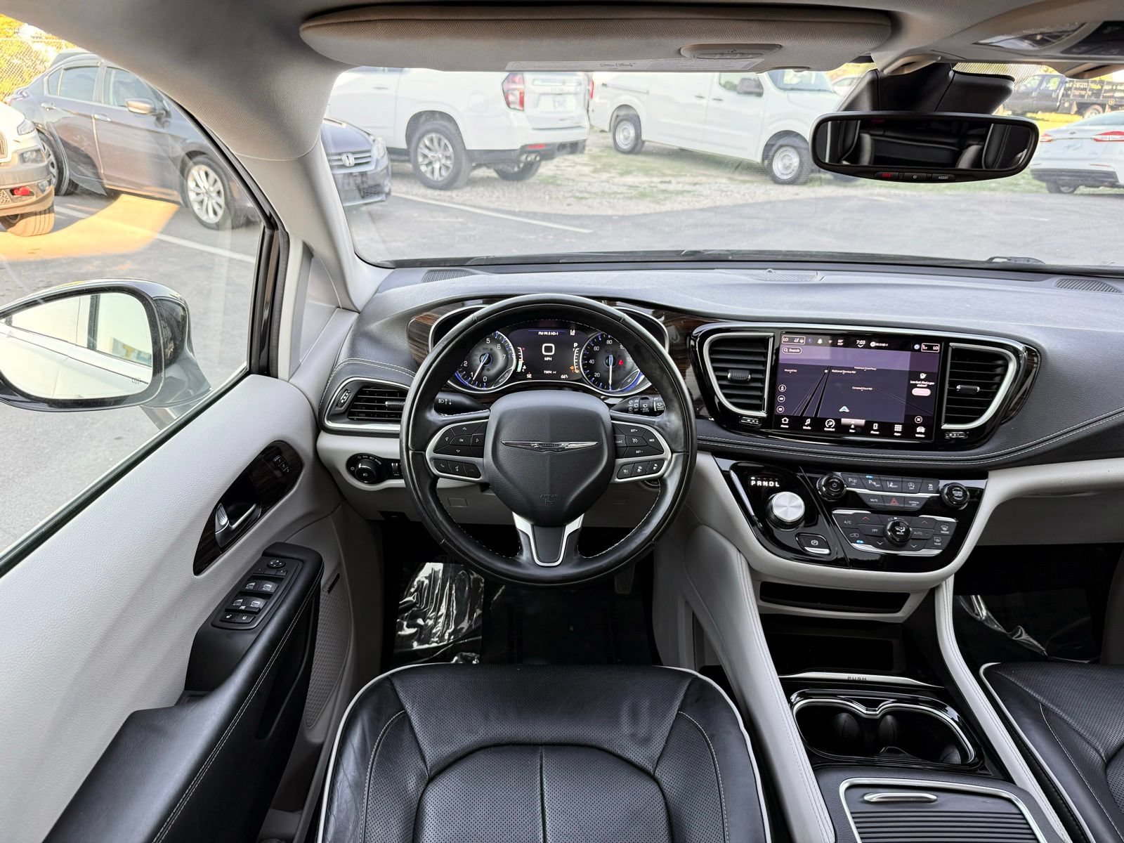 Used 2022 Chrysler Pacifica Limited FWD image 33