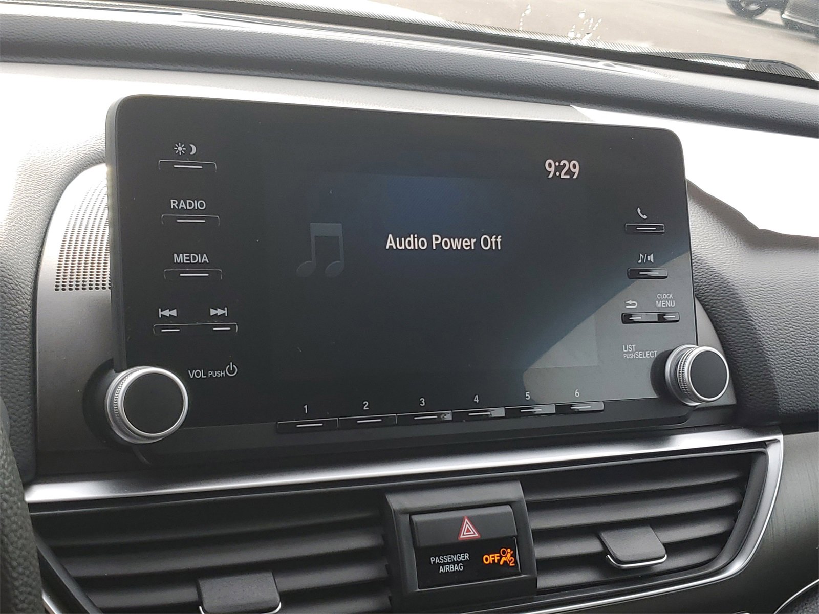 Used 2018 Honda Accord LX image 25