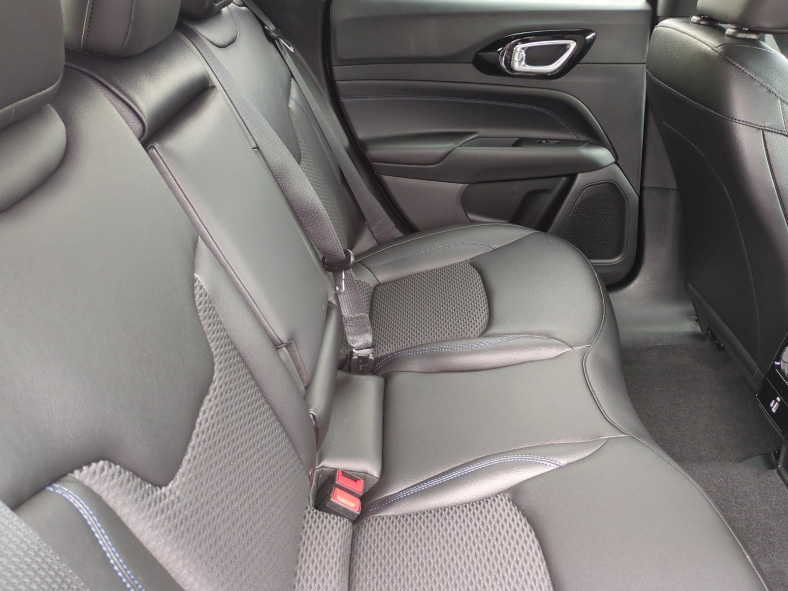 New 2026 Jeep Compass Latitude image 18