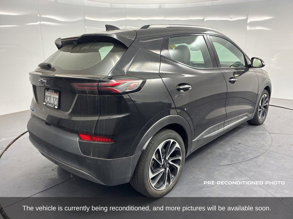 Used 2022 Chevrolet Bolt EUV Premier w/ Sun & Sound Package FWD image 5