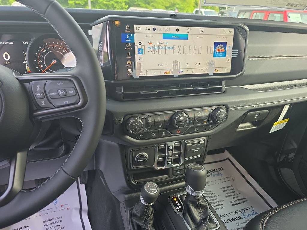 New 2026 Jeep Gladiator Sport AWD/4WD image 17
