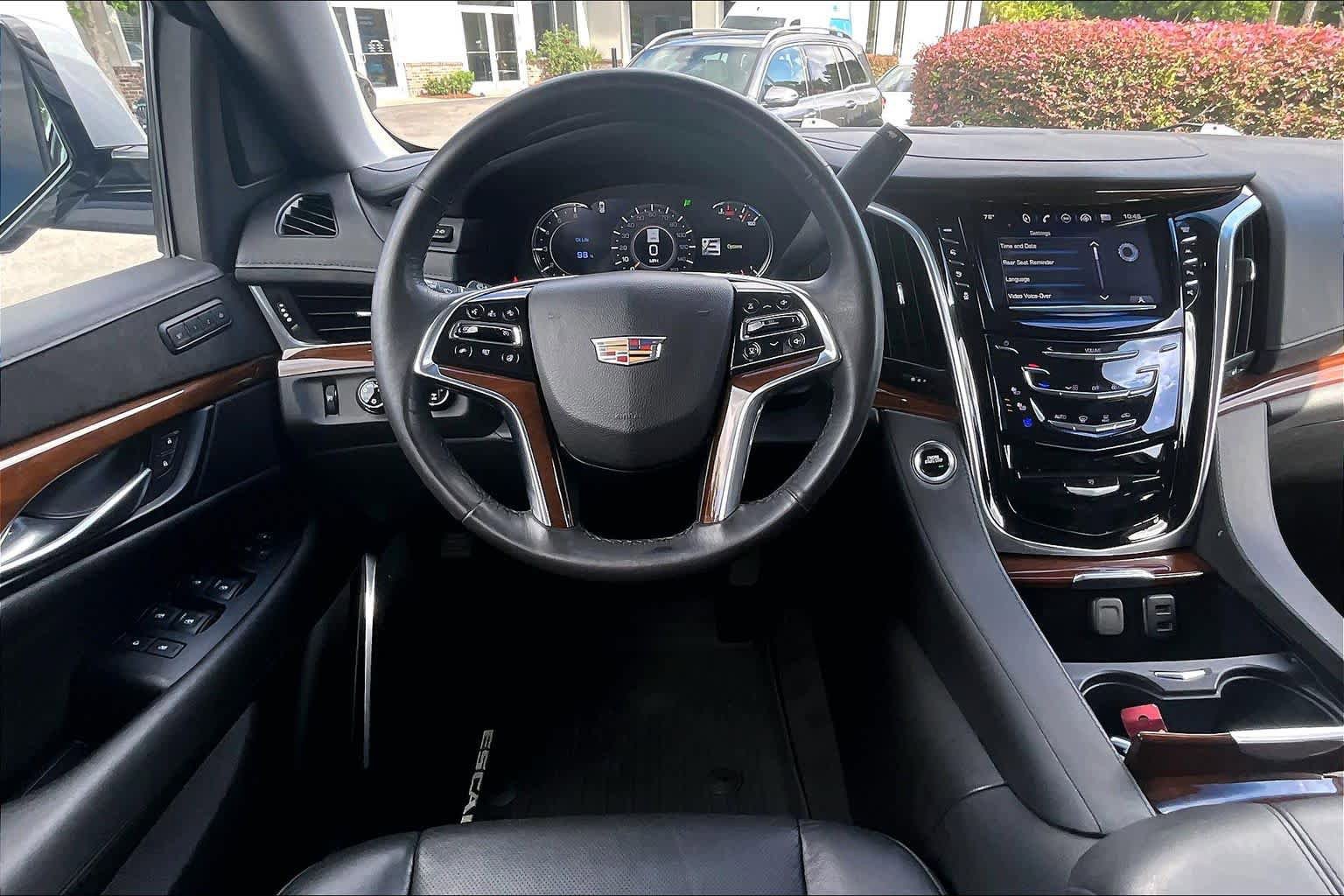 Used 2019 Cadillac Escalade ESV Luxury AWD/4WD image 6