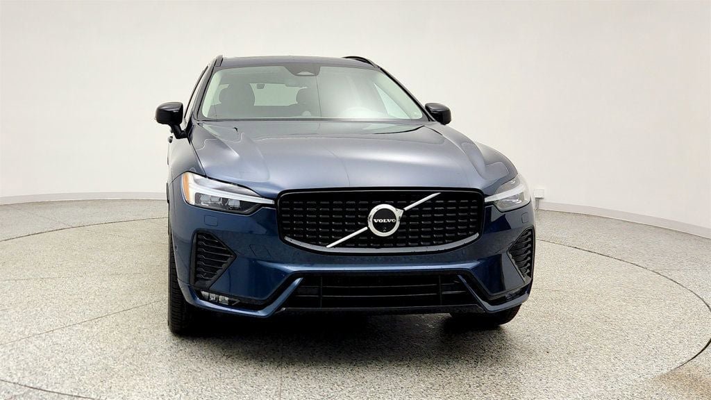 Used 2025 Volvo XC60 B5 Ultra w/ Protection Package Premier AWD/4WD image 2