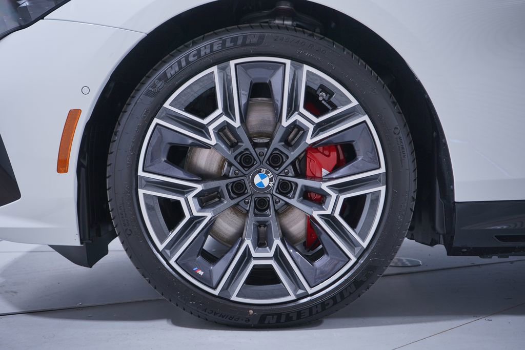 New 2026 BMW i5 eDrive40 w/ M Sport Package image 2